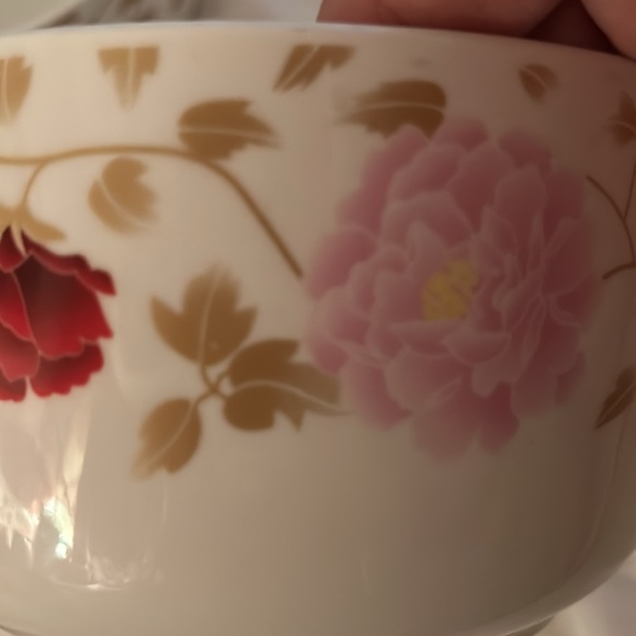 RARE! Cheng's White Jade Porcelain 3 Piece Nesting Floral Serving Bowls ๐บ - Picture 7 of 8